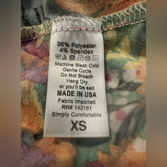 LuLaRoe Size XS Short Sleeve Floral Tee EUC - Picture 4 of 5